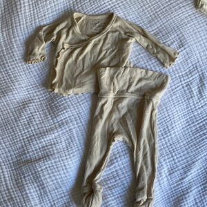 Caden Lane Ribbed lettuce edge kimono set